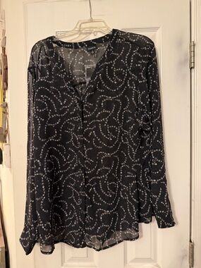 torrid Black Sheer Long-Sleeve Blouse with White Swirl Print